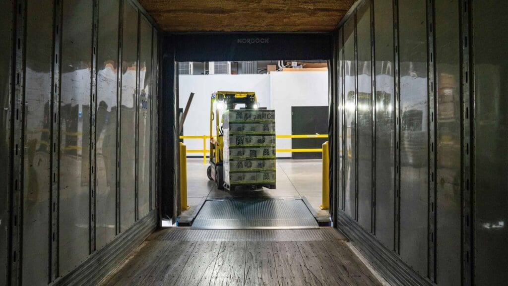 flexe forklift warehouse pallet web resources 3000x1690